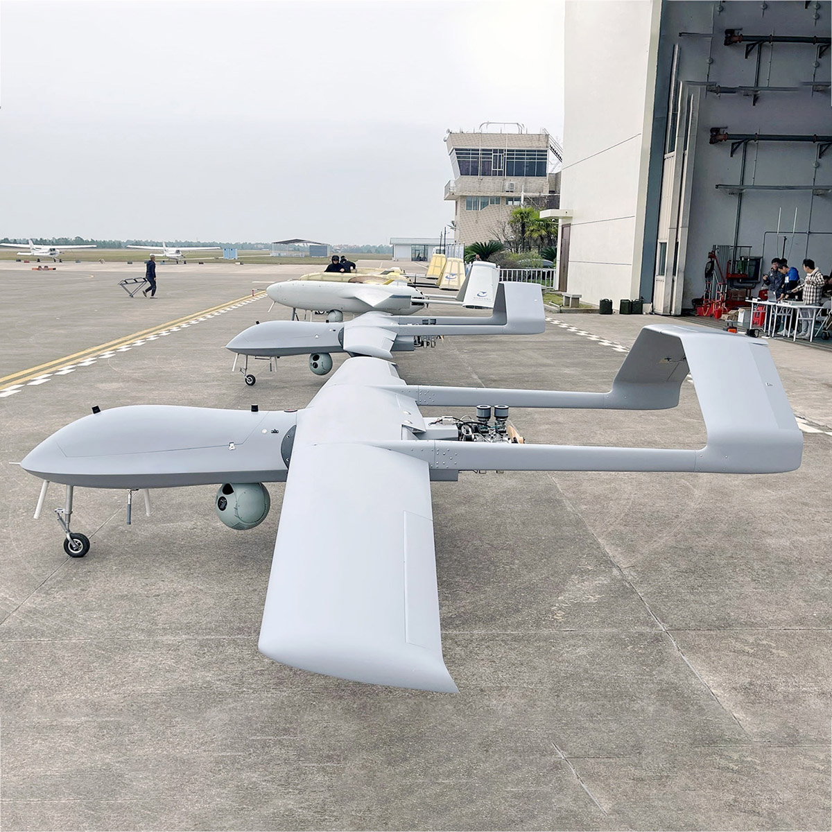 DE ENGINE powering a long-endurance UAV